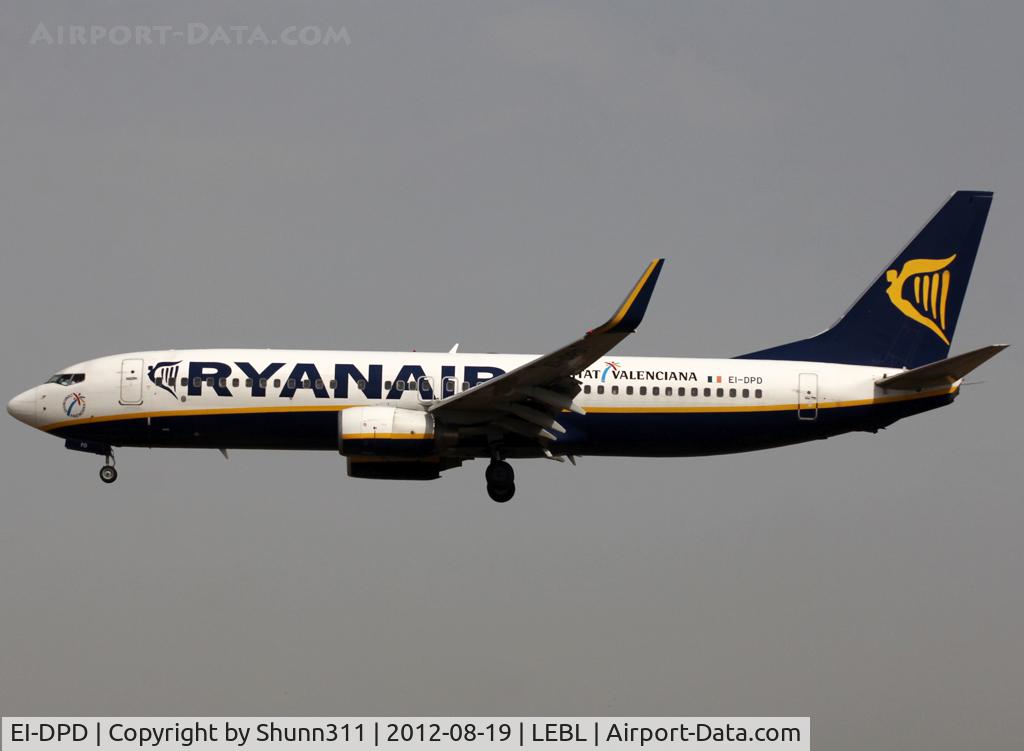 EI-DPD, 2006 Boeing 737-8AS C/N 33623, Landing rwy 25R... Additional 'Communitat Valenciana' titles