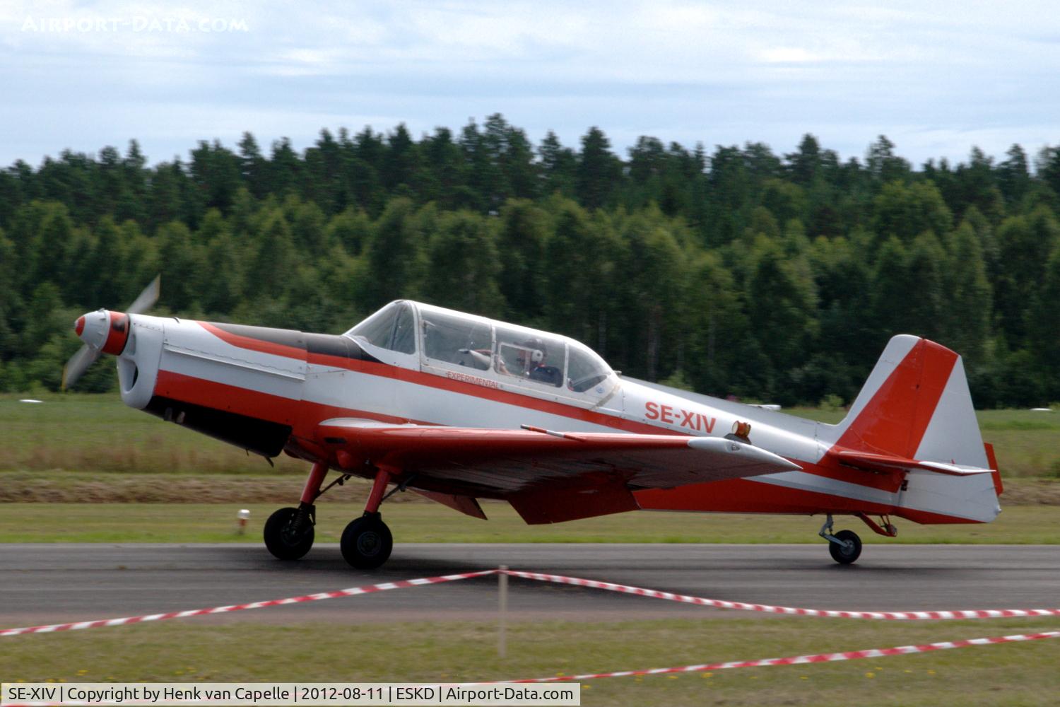 SE-XIV, 1974 Zlin Z-526F Trener Master C/N 1318-722, Zlin Z-526F landing at Dala-Järna airfield, Sweden.