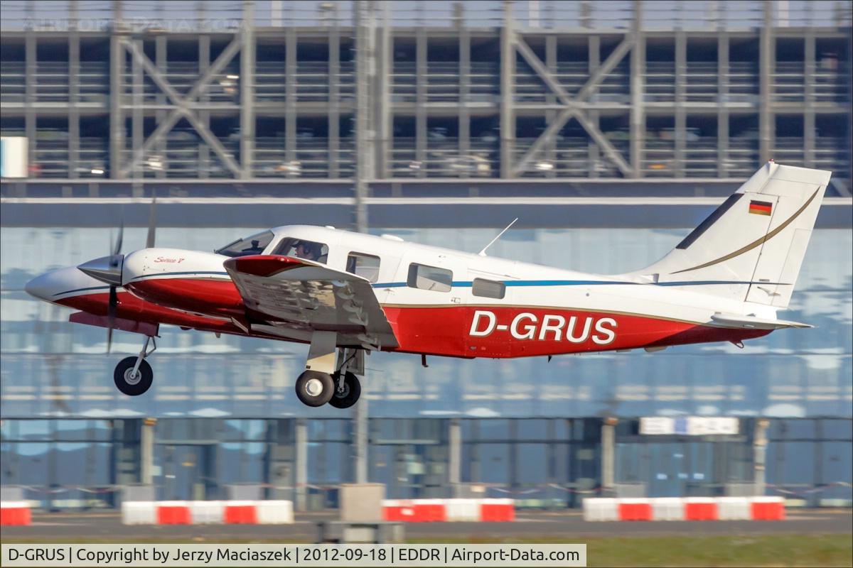 D-GRUS, 2000 Piper PA-34-220T Seneca C/N 3449161, Piper PA-34-220T