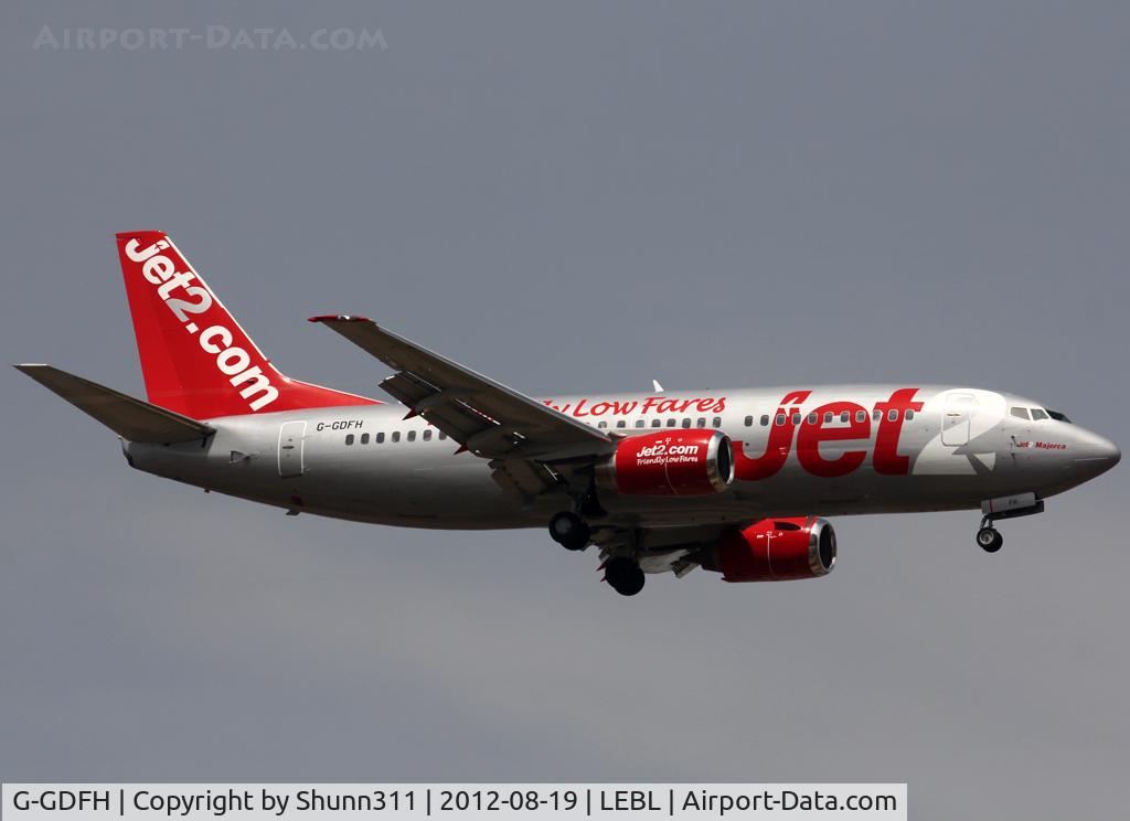 G-GDFH, 1993 Boeing 737-3Y5 C/N 25615, Landing rwy 07L