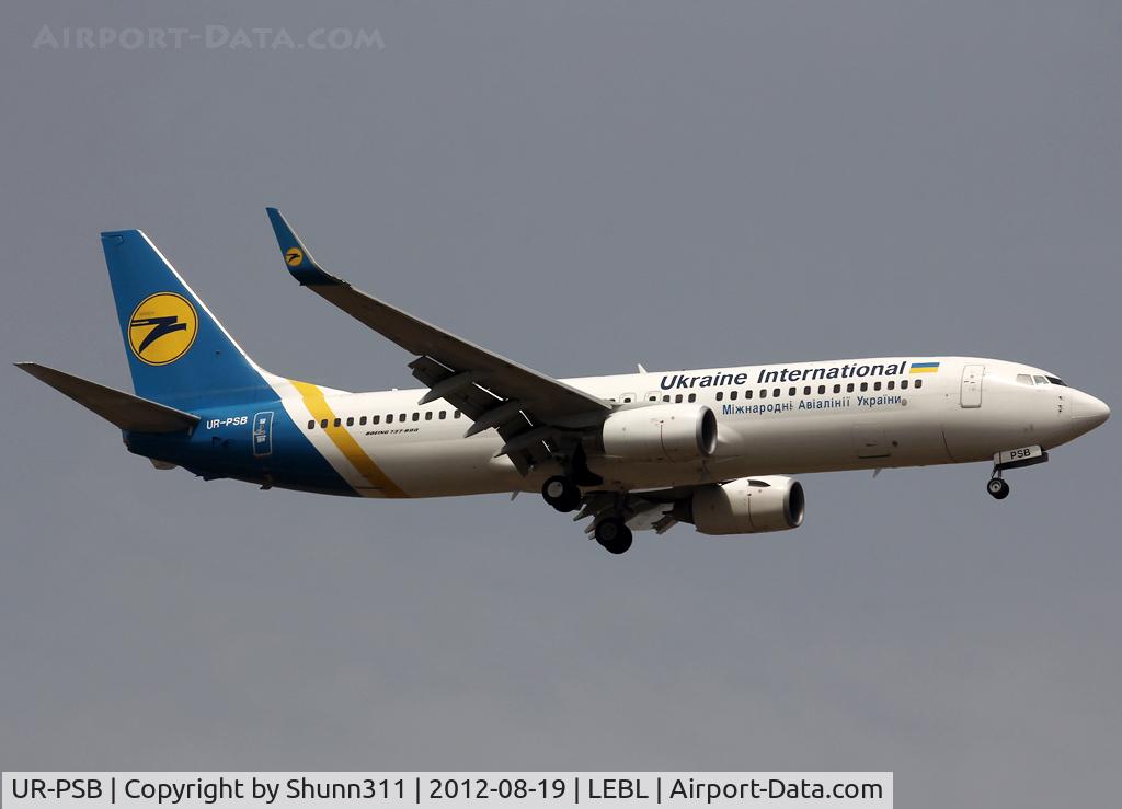 UR-PSB, 2009 Boeing 737-8HX C/N 29654, Landing rwy 07L