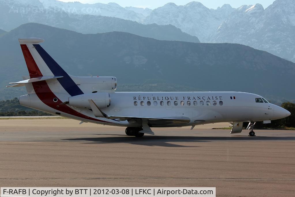 F-RAFB, 2010 Dassault Falcon 7X C/N 086, Parked