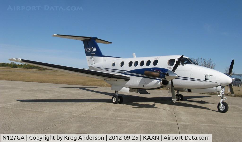 N127GA, 1977 Beech 200 Super King Air C/N BB-312, Beech 200 Super King Air on the ramp.