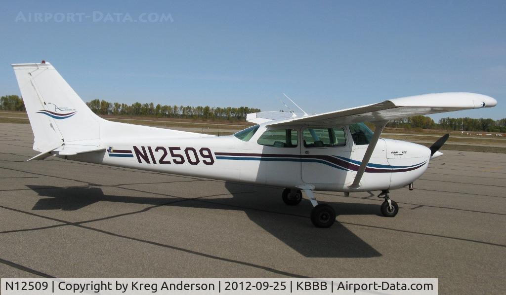 N12509, 1973 Cessna 172M C/N 17262030, Cessna 172M Skyhawk on the ramp in Benson, MN.
