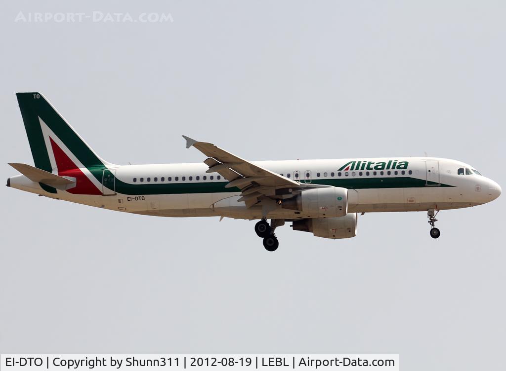 EI-DTO, 2010 Airbus A320-216 C/N 4152, Landing rwy 25R