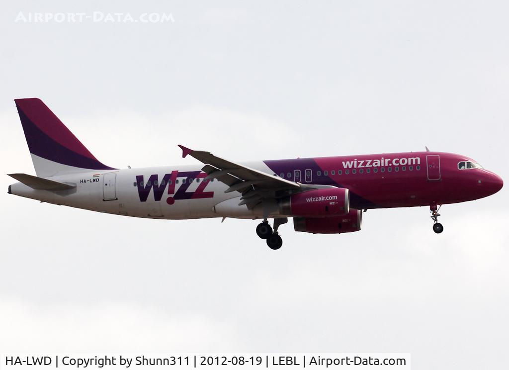 HA-LWD, 2010 Airbus A320-232 C/N 4351, Landing rwy 25R