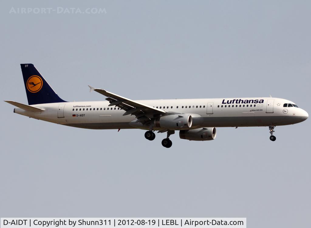 D-AIDT, 2012 Airbus A321-231 C/N 5087, Landing rwy 25R