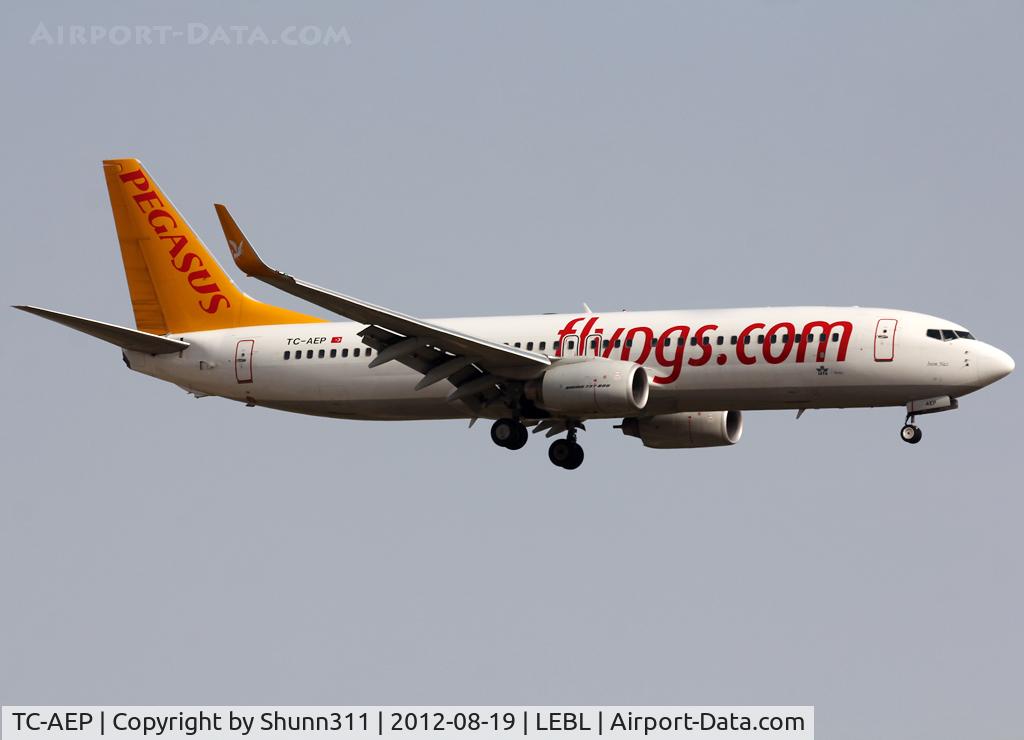 TC-AEP, 2011 Boeing 737-82R C/N 40724, Landing rwy 25R