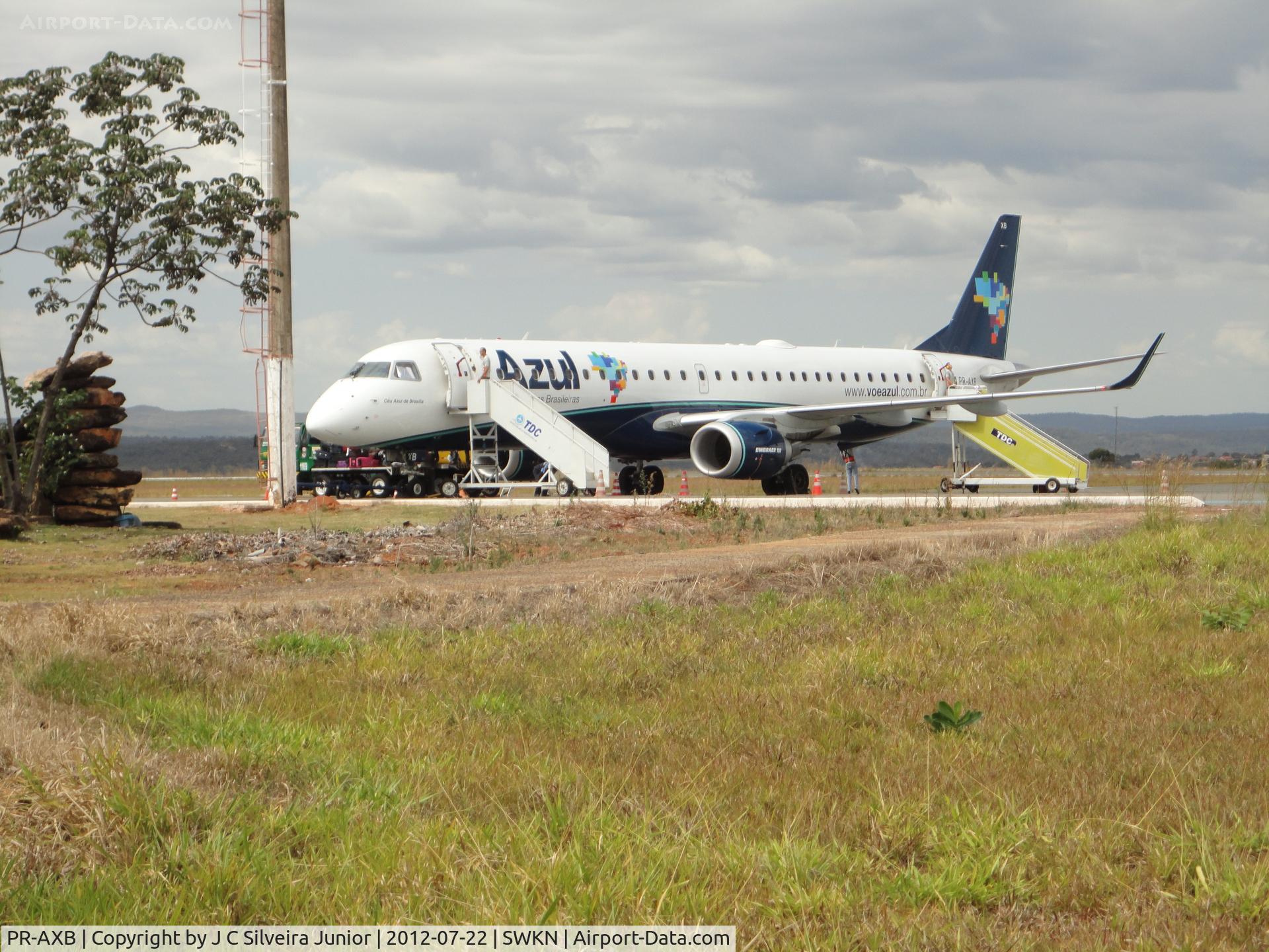 PR-AXB, 2011 Embraer 195AR (ERJ-190-200IGW) C/N 19000498, In a beautiful Blue (AZUL) sunday