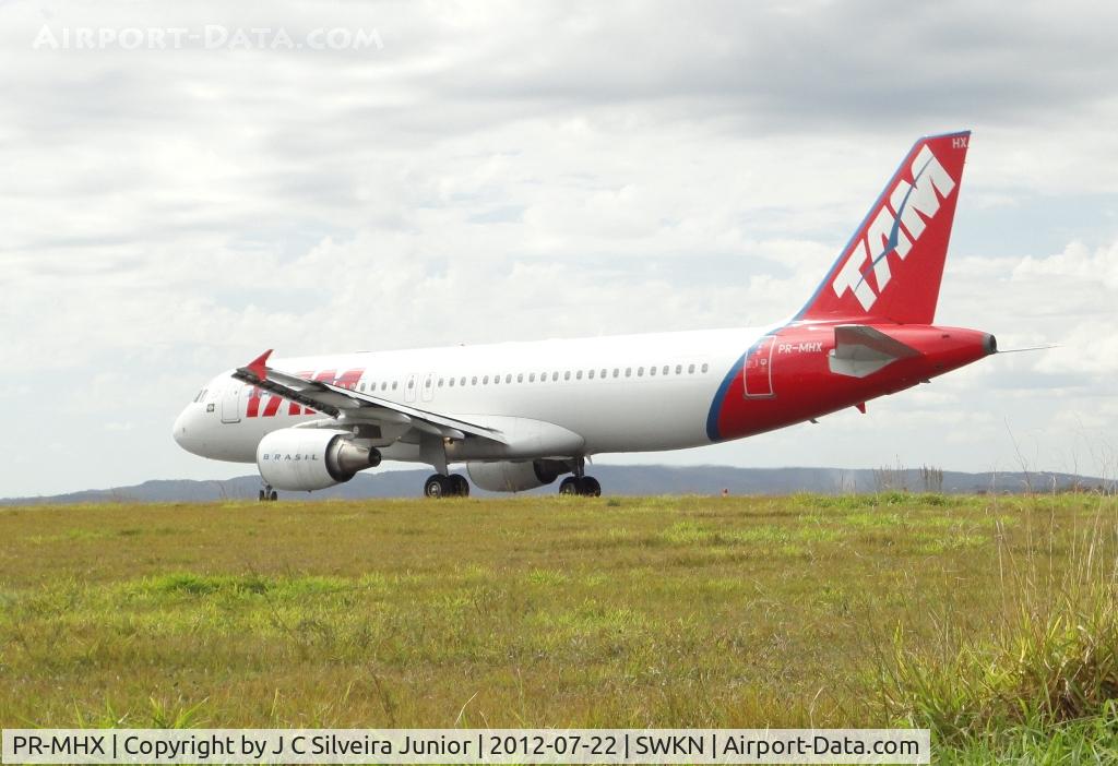 PR-MHX, 2008 Airbus A320-214 C/N 3565, Cleared to takeoff RWY 09