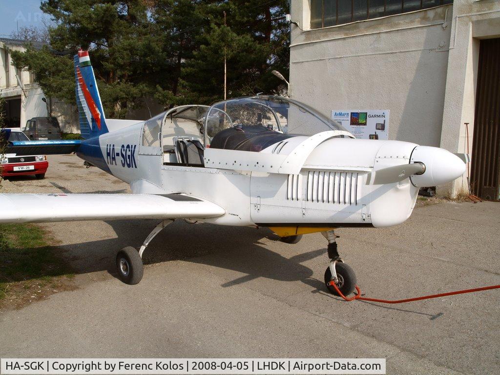 HA-SGK, 1982 Zlin Z-142 C/N 0346, Dunakeszi