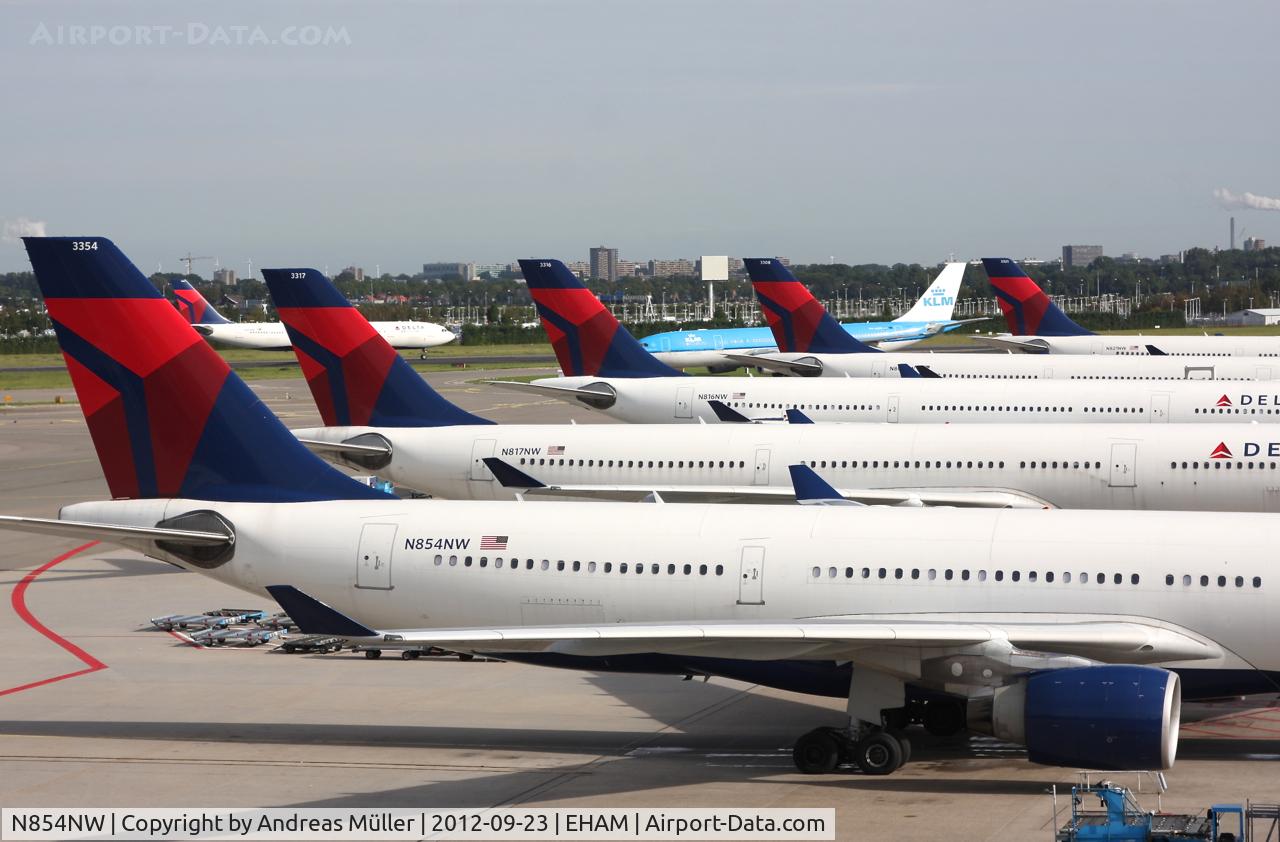 N854NW, 2004 Airbus A330-223 C/N 0620, Delta city