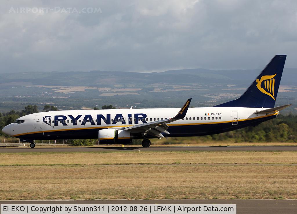 EI-EKO, 2010 Boeing 737-8AS C/N 35027, Arriving rwy 28