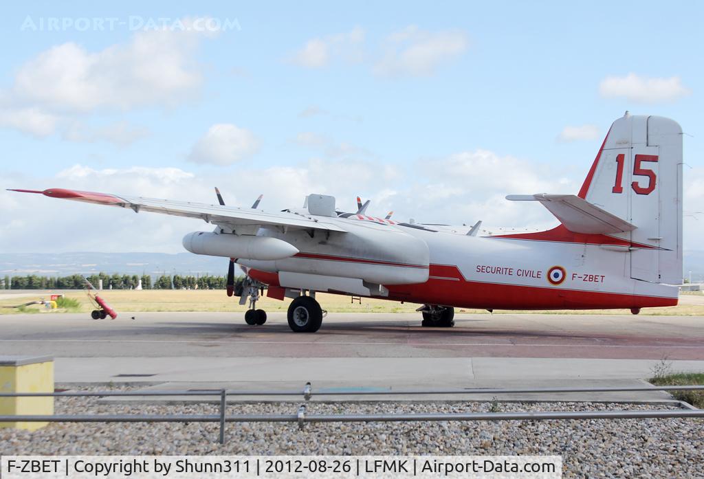 F-ZBET, Grumman TS-2A/Conair Turbo Firecat C/N 703, Parked here for the summer season