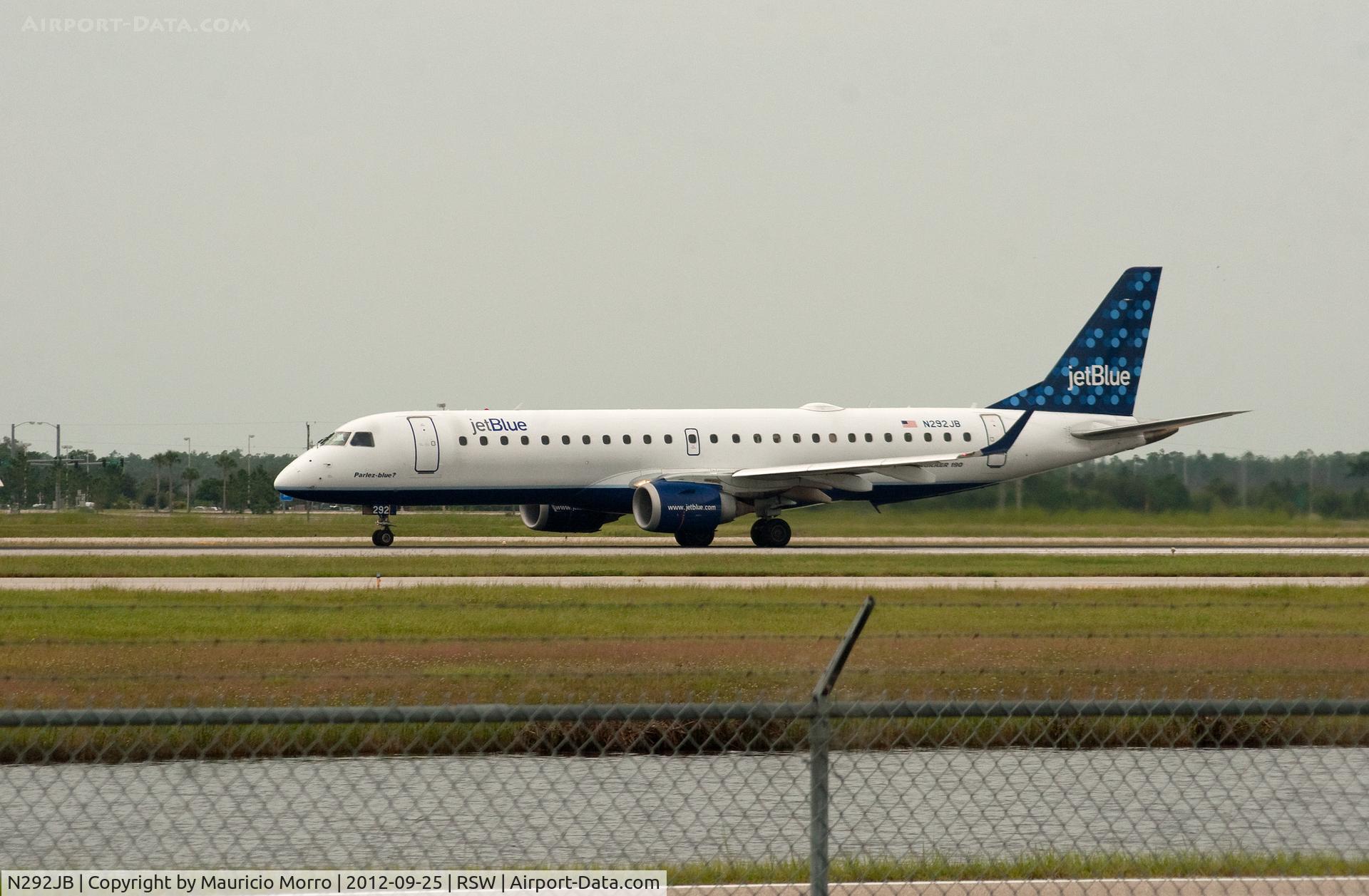 N292JB, 2008 Embraer ERJ-190-100 IGW 190AR C/N 19000179, Taking Off RWY 6