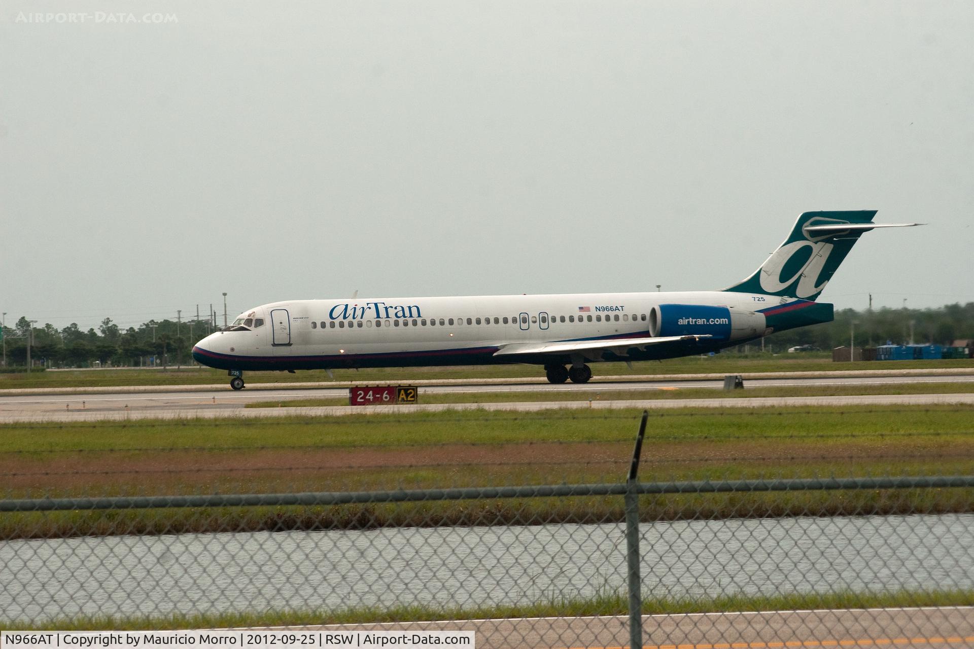 N966AT, 2001 Boeing 717-200 C/N 55027, Taking Off RWY 6