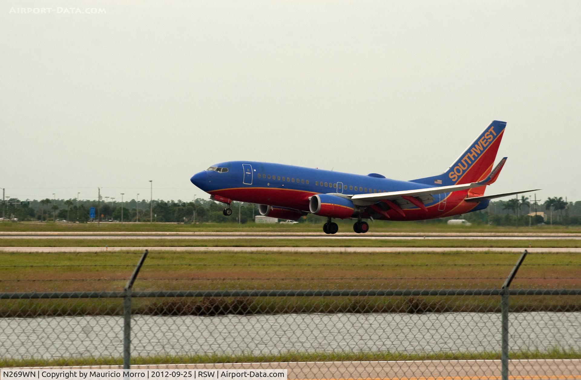 N269WN, 2007 Boeing 737-7H4 C/N 32526, 737 landing at RWY 6