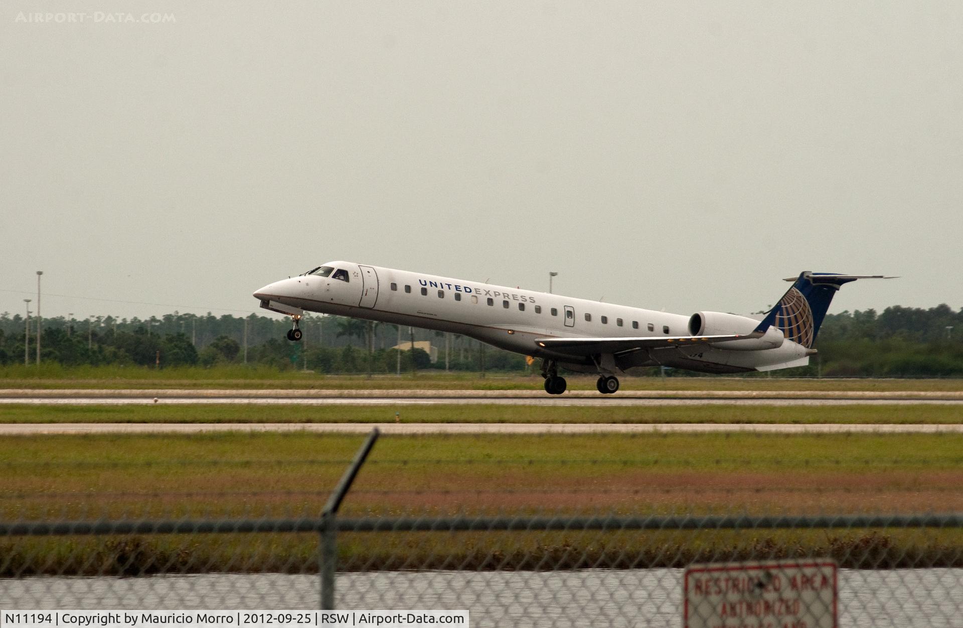 N11194, 2005 Embraer ERJ-145XR (EMB-145XR) C/N 14500940, Landing at RWY 6