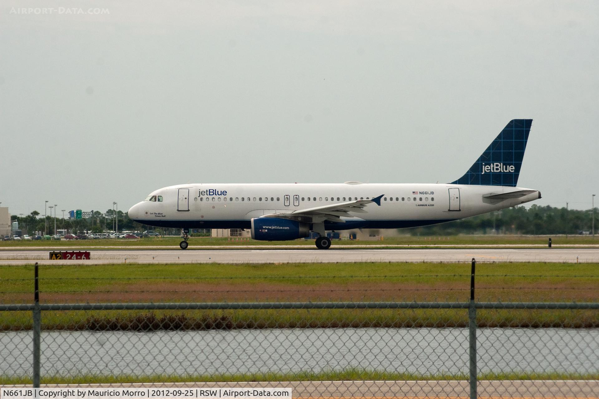 N661JB, 2007 Airbus A320-232 C/N 3228, 58 minutes after landing A320 taking off at RSW