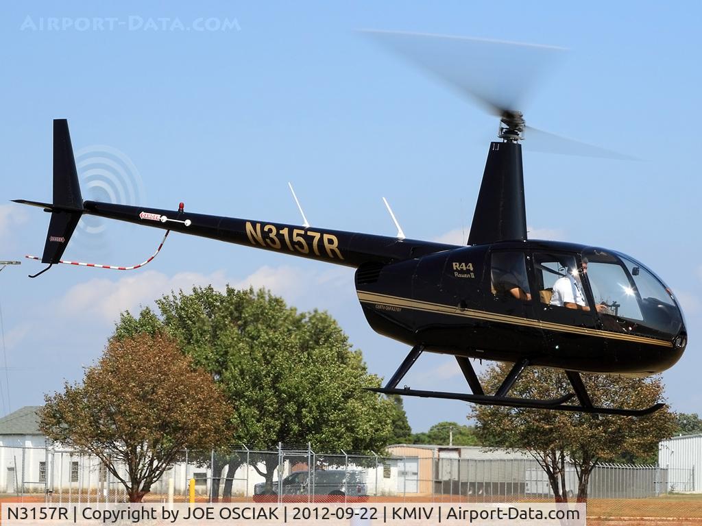 N3157R, 2006 Robinson R44 II C/N 11472, Flying at Millville