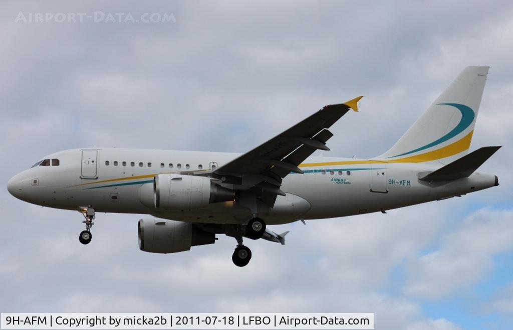9H-AFM, 2006 Airbus ACJ318 (A318-112/CJ) C/N 2910, Landing