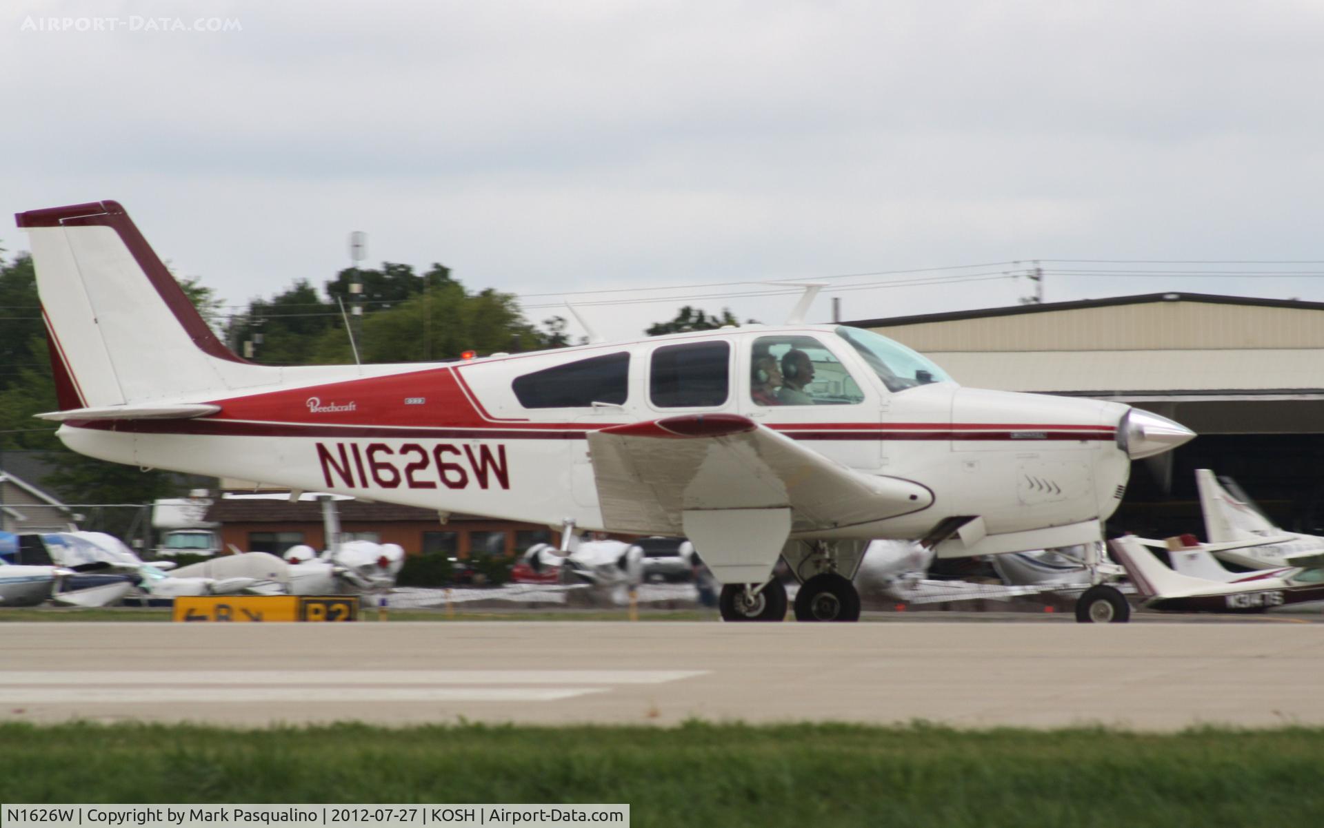 N1626W, 1972 Beech G33 Bonanza C/N CD-1294, Beech G33