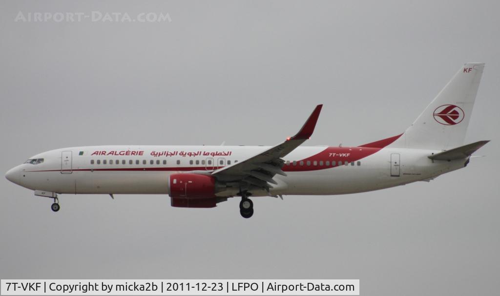 7T-VKF, 2010 Boeing 737-8D6 C/N 40860, Landing