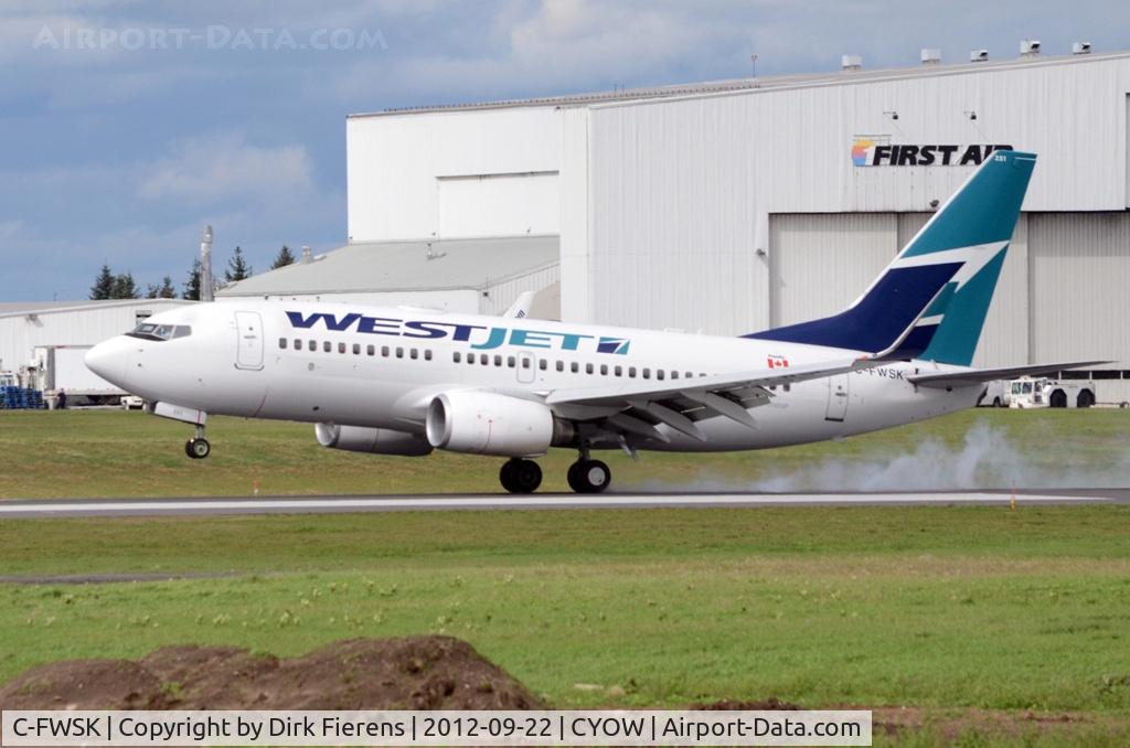 C-FWSK, 2008 Boeing 737-7CT C/N 36420, Landing on rwy 25