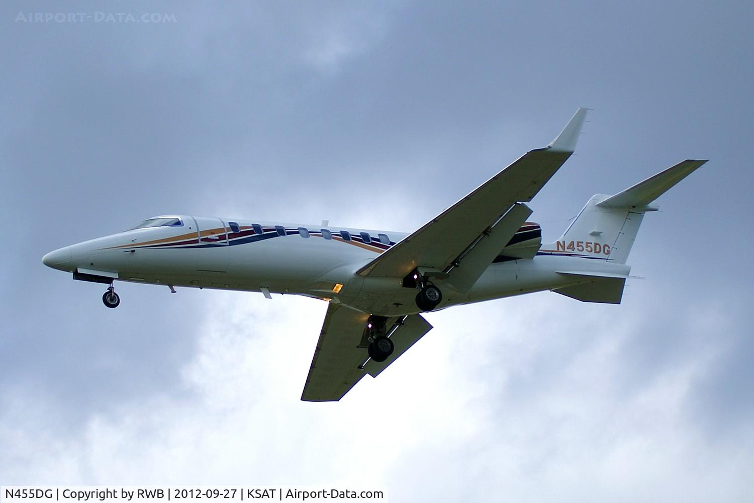N455DG, 2000 Learjet Inc 45 C/N 129, On approach 12R
