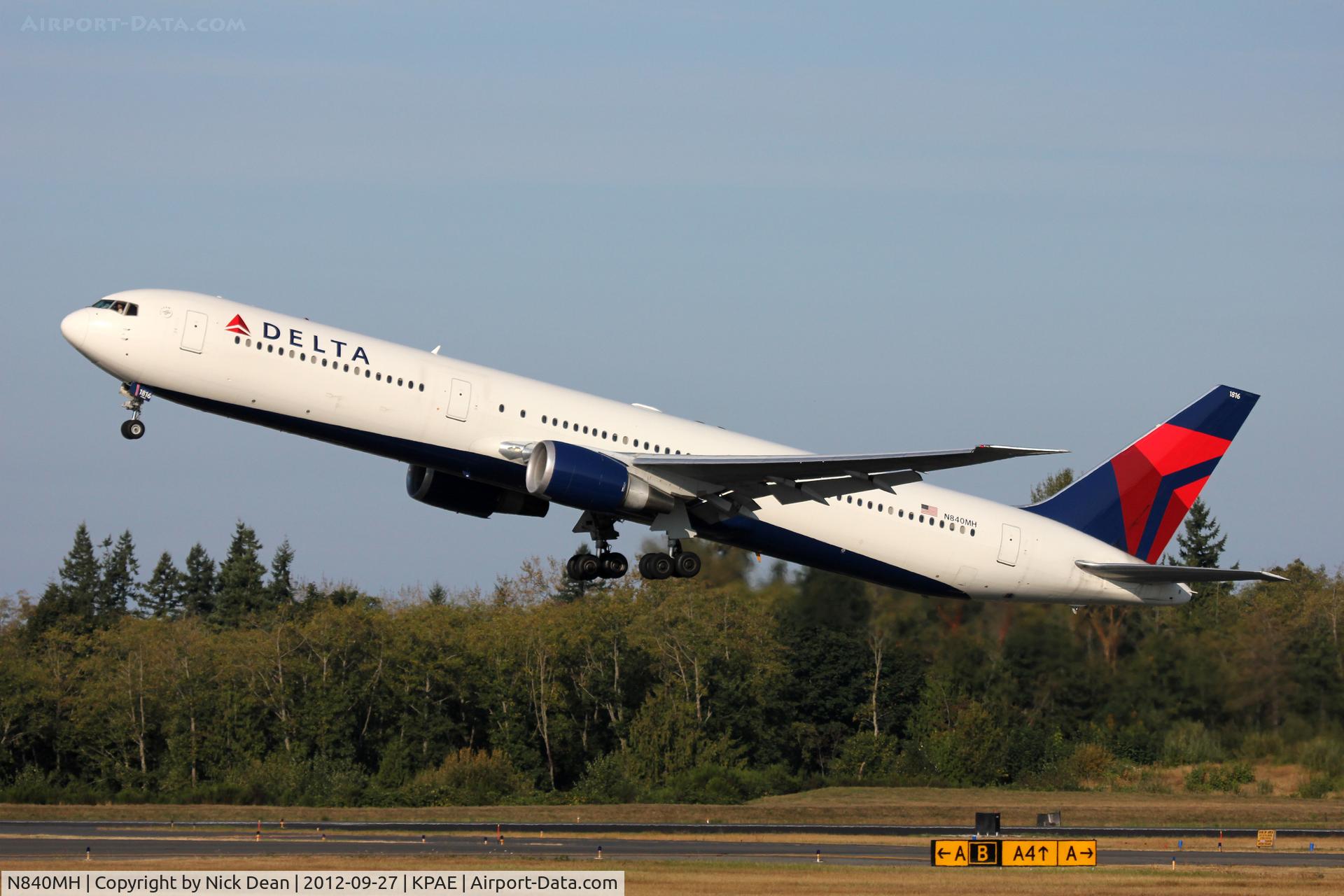 N840MH, 2001 Boeing 767-432/ER C/N 29718, KPAE/PAE