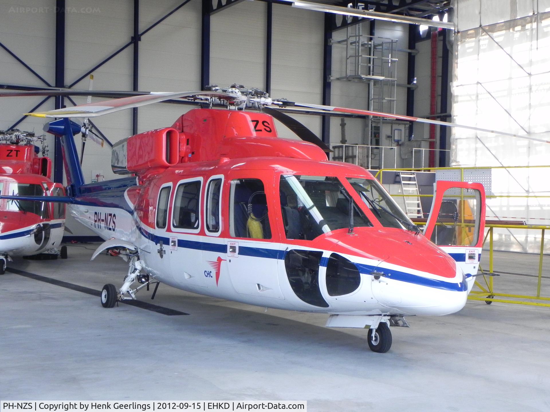 PH-NZS, 1986 Sikorsky S-76B C/N 760325, CHC , Den Helder Airport