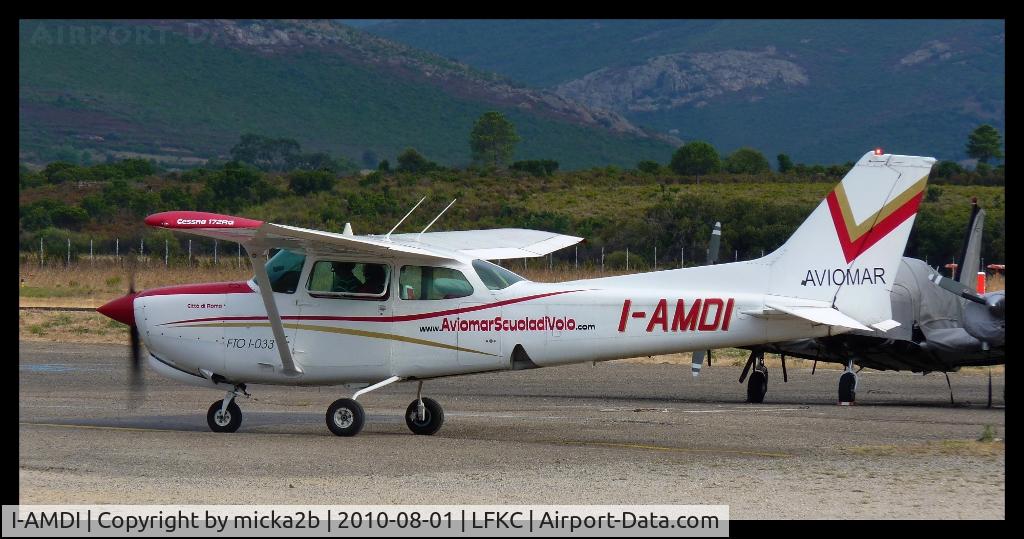 I-AMDI, 1981 Cessna 172RG Cutlass RG C/N 172RG-0887, Taxiing