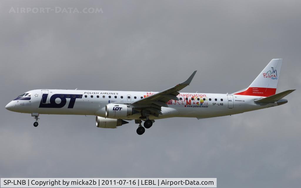 SP-LNB, 2011 Embraer 195LR (ERJ-190-200LR) C/N 19000444, Landing