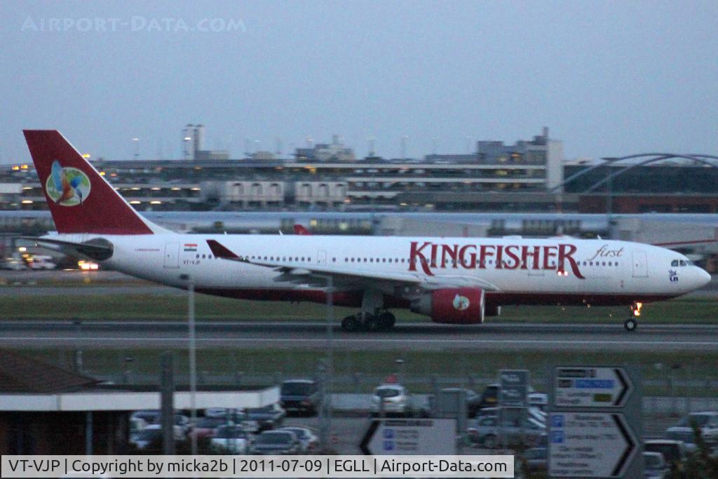 VT-VJP, 2008 Airbus A330-223 C/N 946, Take off. Sorry for bad quality... Now it's stored since june 2012