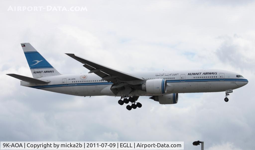 9K-AOA, 1998 Boeing 777-269/ER C/N 28743, Landing