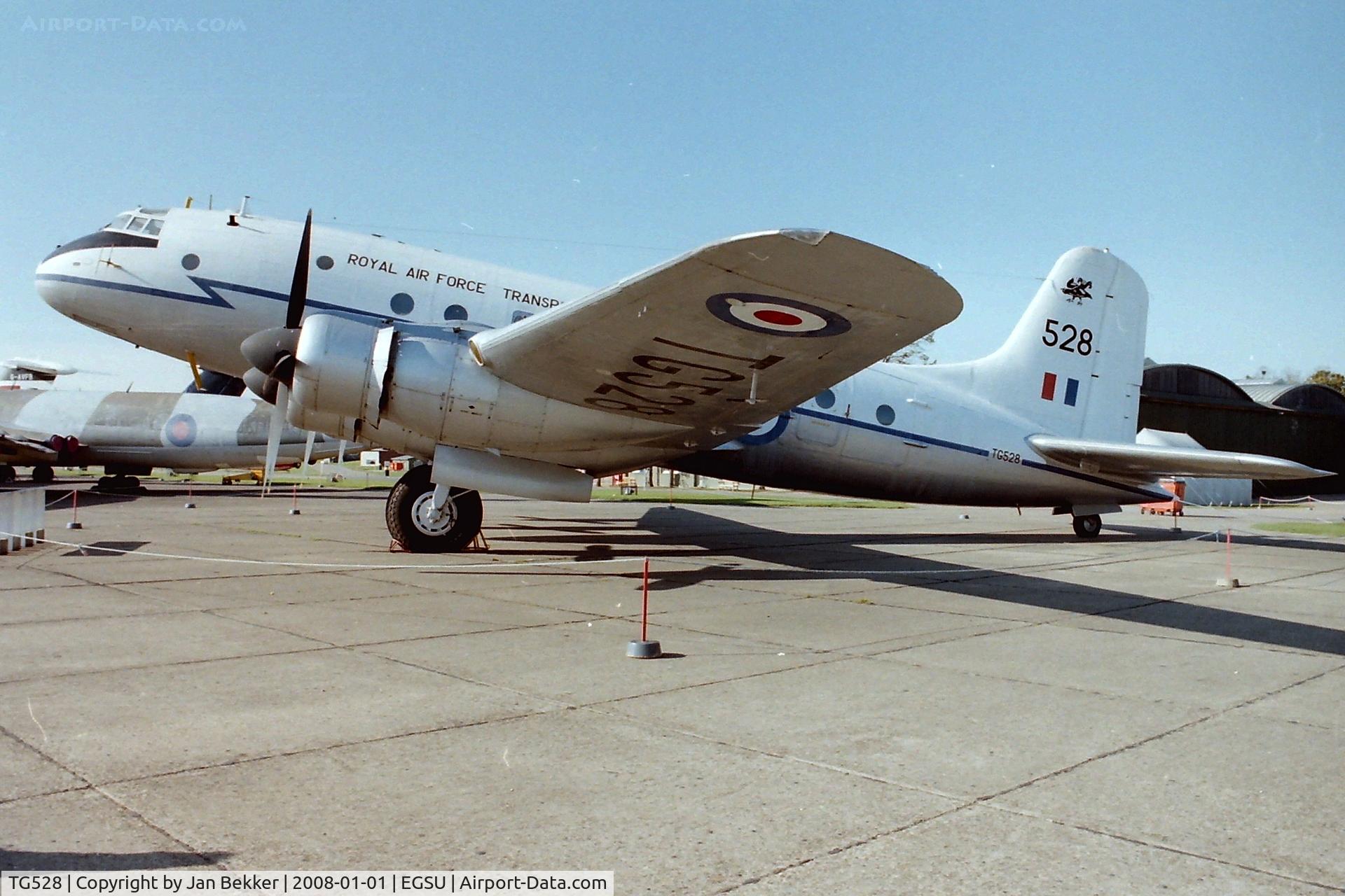 TG528, 1948 Handley Page Hastings C.1A C/N HP67/32, Scan of photo that I took years ago at Duxford