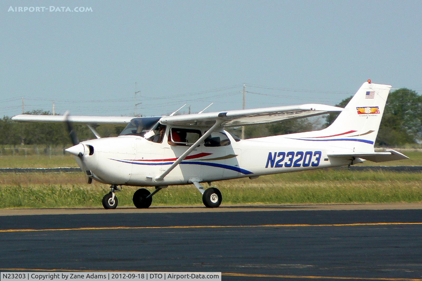 N23203, 1999 Cessna 172R C/N 17280696, At Denton Municipal Airport