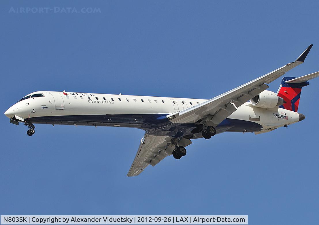 N803SK, 2006 Bombardier CRJ-900ER (CL-600-2D24) C/N 15062, Landing at the LAX.