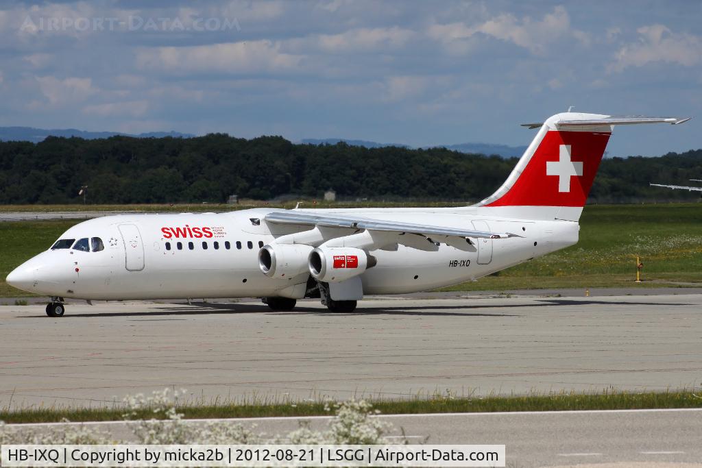 HB-IXQ, 1996 British Aerospace Avro 146-RJ100 C/N E3282, Taxiing