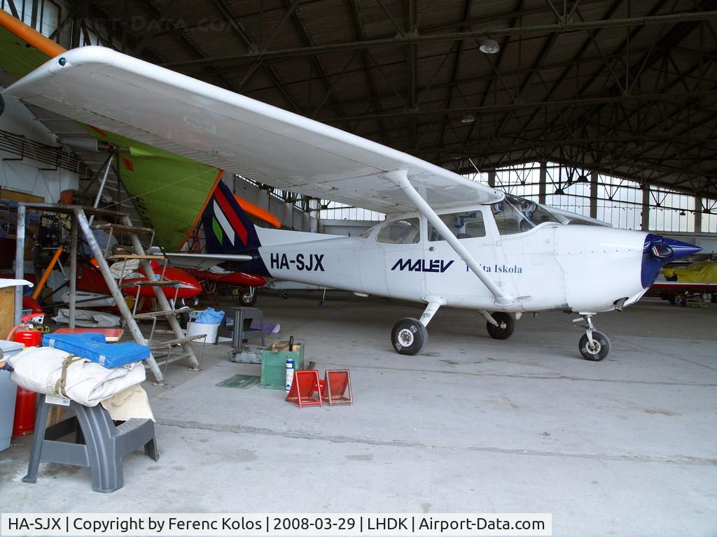 HA-SJX, 1978 Cessna 172N C/N 17270653, Dunakeszi