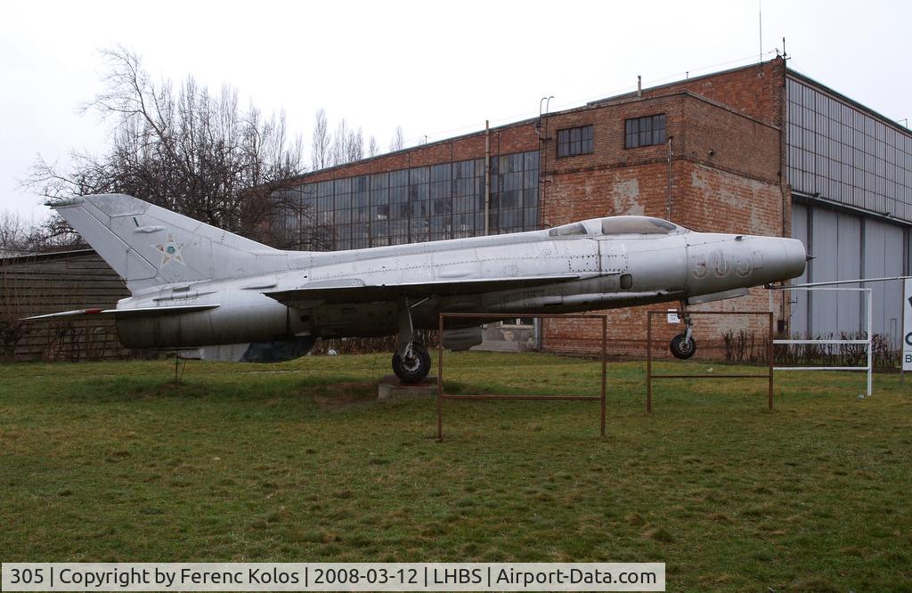 305, Mikoyan-Gurevich MiG-21F-13 C/N 741305, Budaörs
