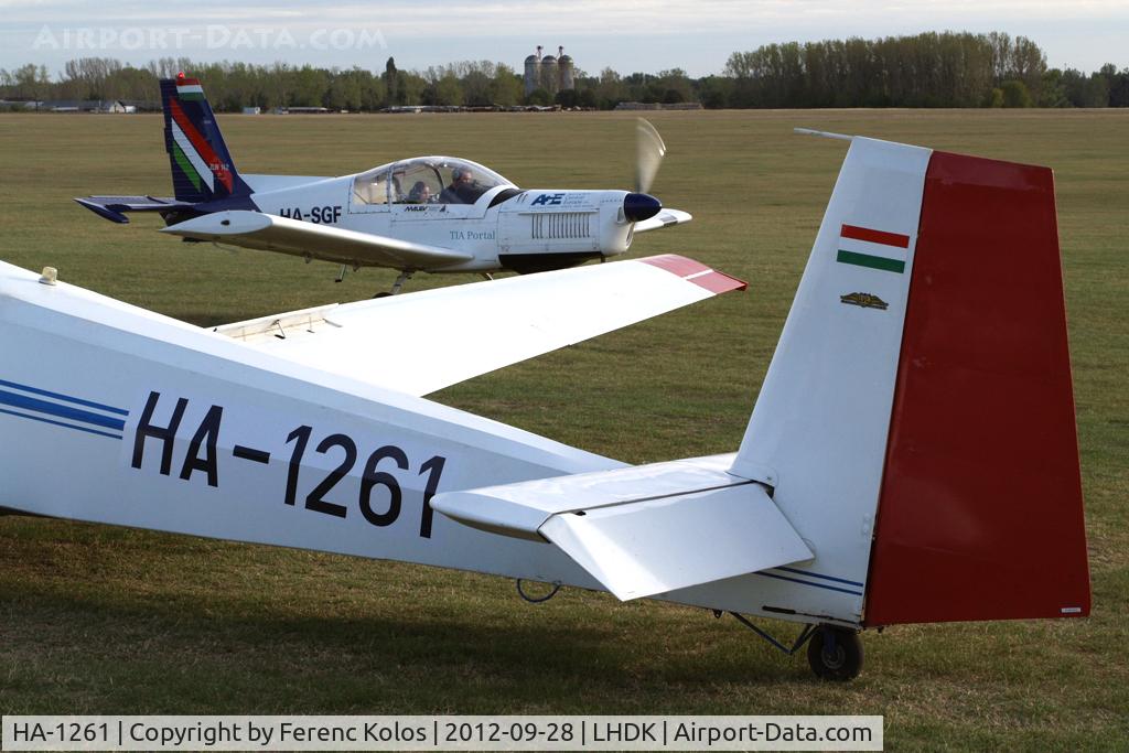 HA-1261, 1972 Scheibe SF-25C Falke C/N 4426, Dunakeszi