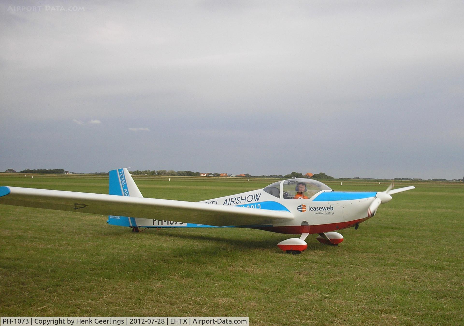 PH-1073, 1996 Scheibe SF-25C Falke C/N 44602, Texel Air Show