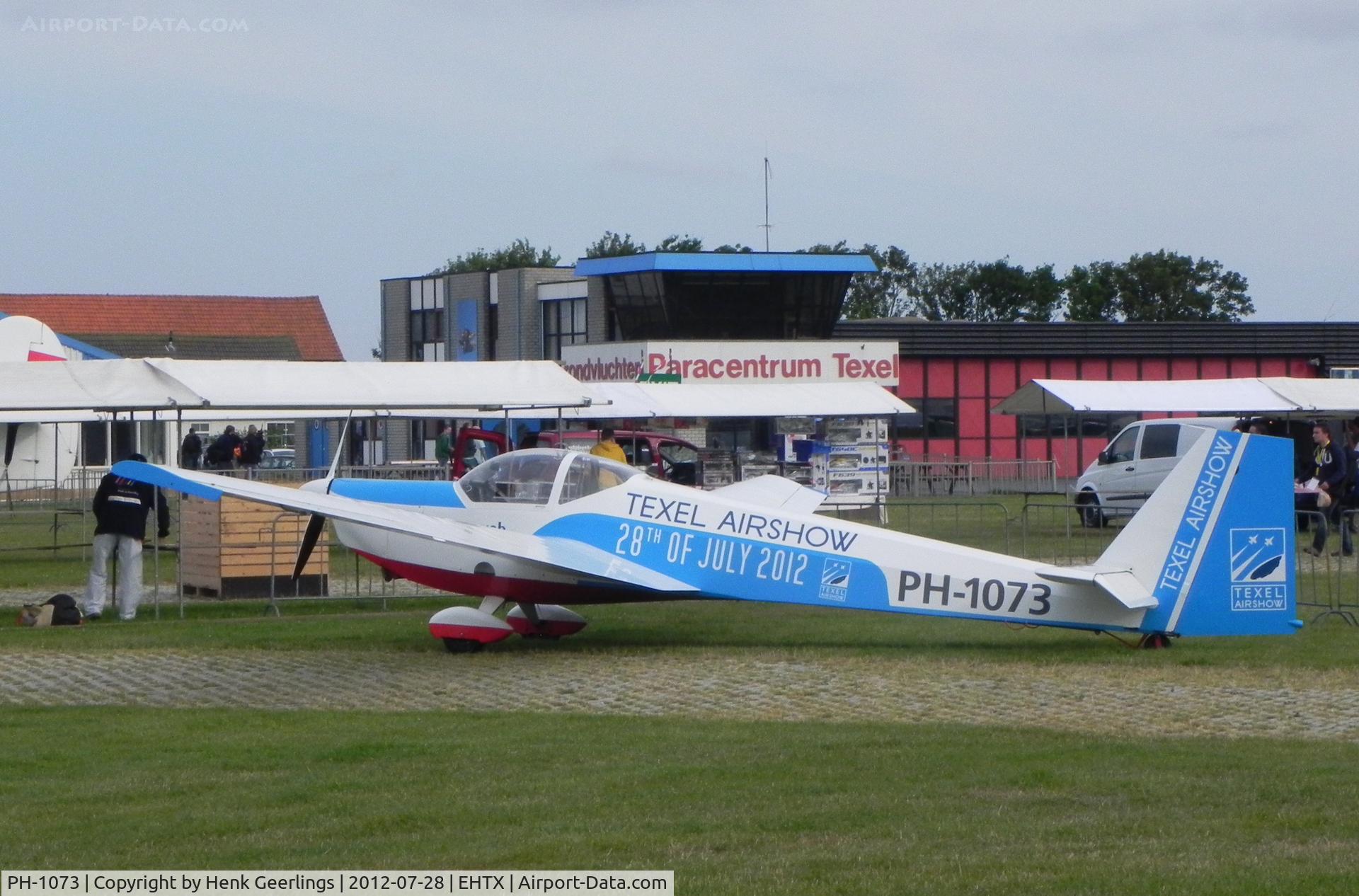 PH-1073, 1996 Scheibe SF-25C Falke C/N 44602, Texel Air Show