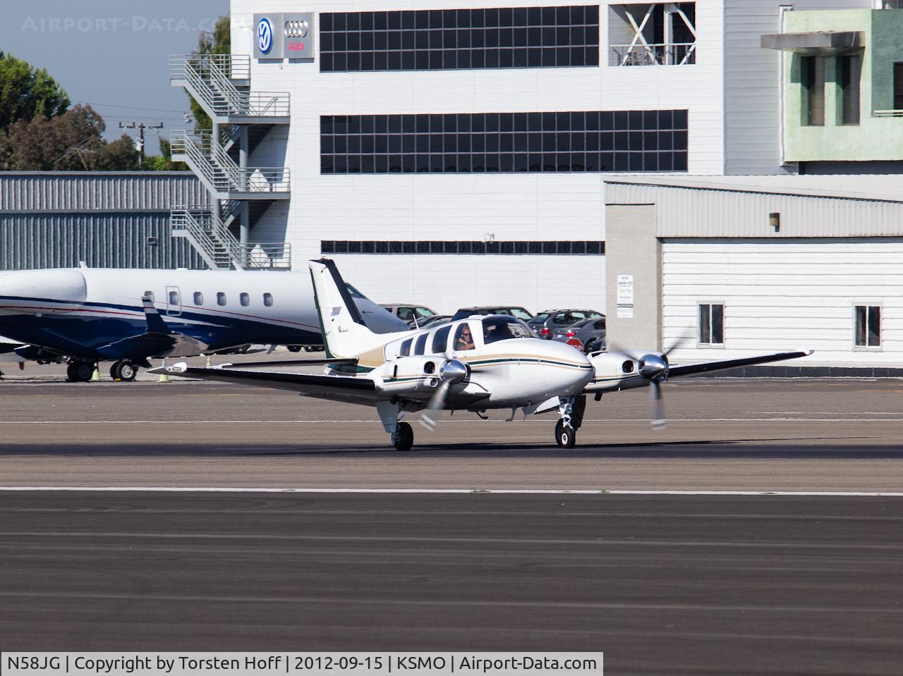 N58JG, 1982 Beech 58P Baron C/N TJ-416, N58JG arriving on RWY 03