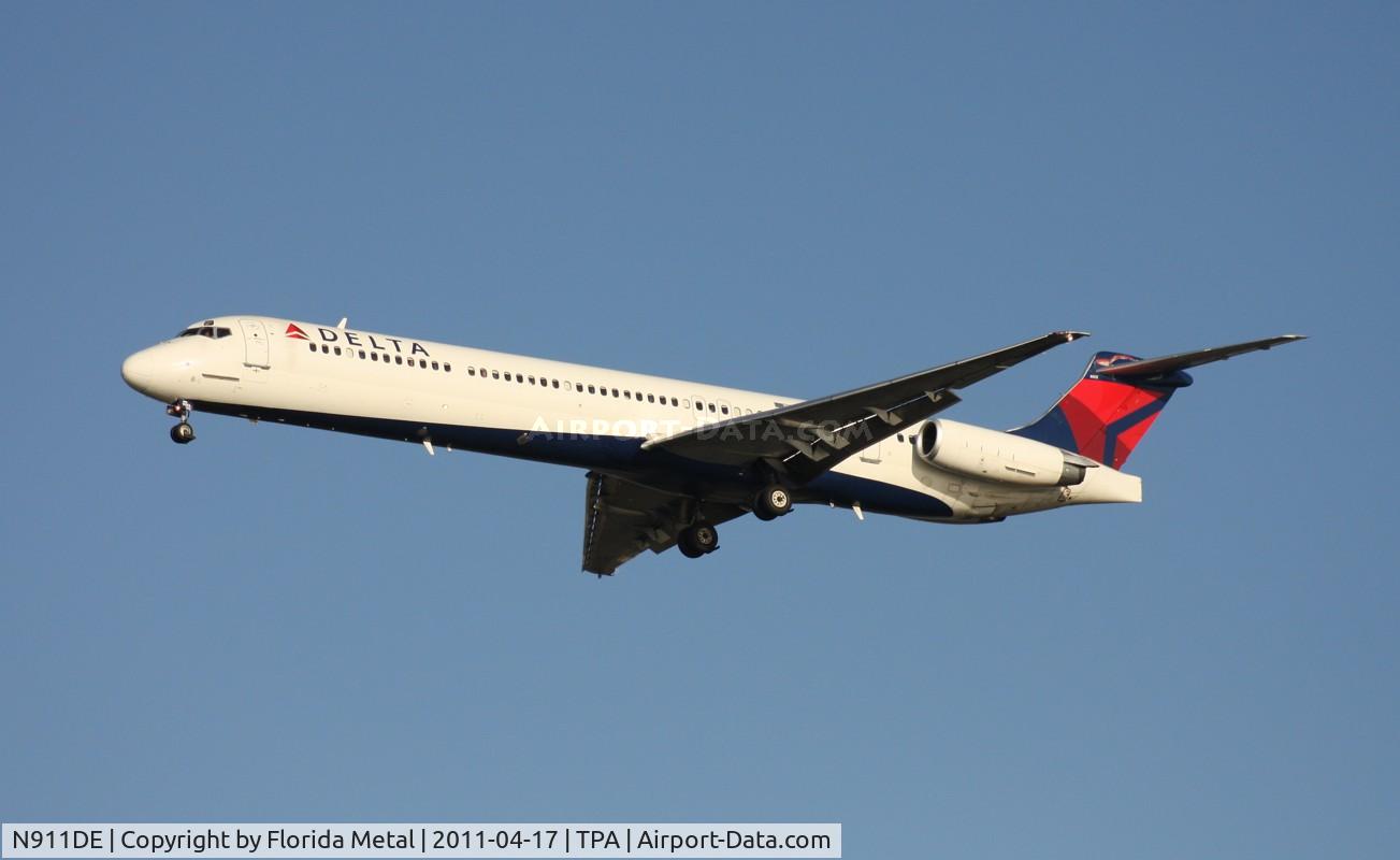 N911DE, 1992 McDonnell Douglas MD-88 C/N 49967, Delta MD-88