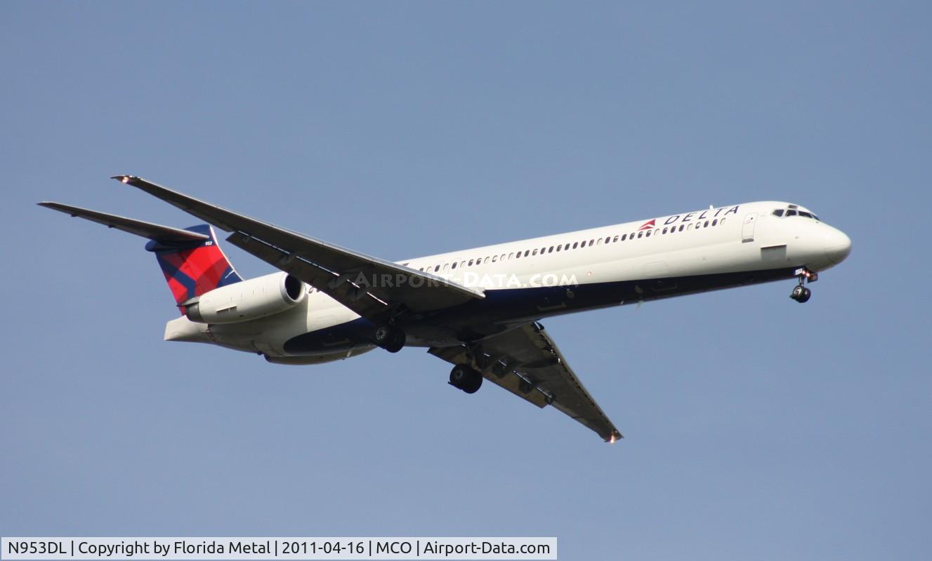 N953DL, 1990 McDonnell Douglas MD-88 C/N 49884, Delta MD-88