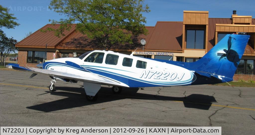 N7220J, 1984 Beech 58 Baron C/N TH-1449, Beech 58 Baron at the fuel pumps.