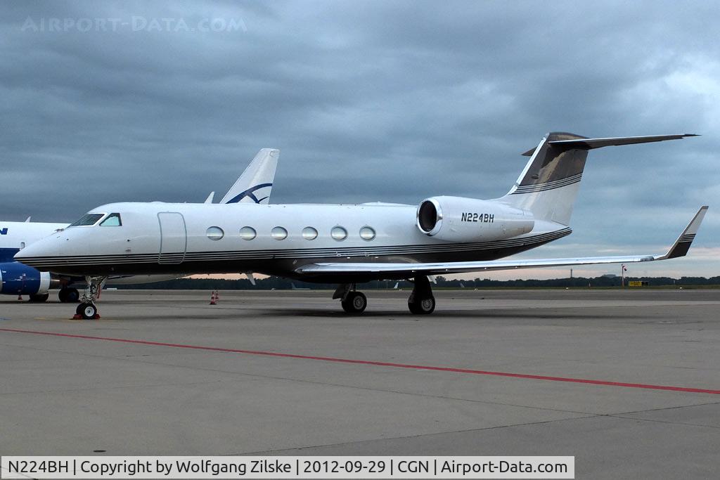 N224BH, 2011 Gulfstream Aerospace GIV-X (G450) C/N 4241, visitor