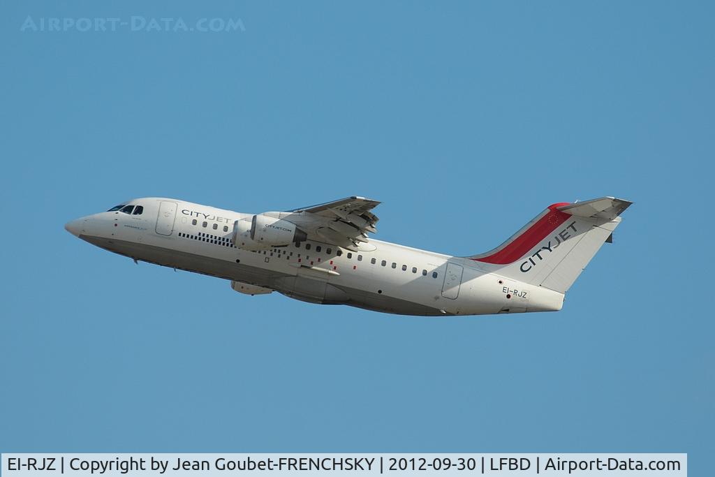 EI-RJZ, 1998 BAe Systems Avro 146-RJ85A C/N E.2326, take off 05 to EINDHOVEN flight WX843